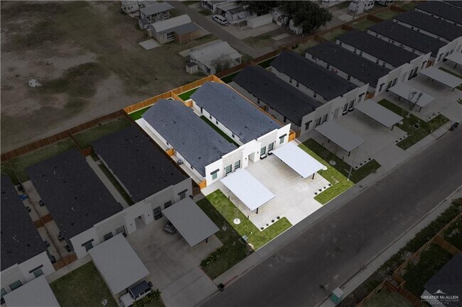 Building Photo - 31 Dragonfly St