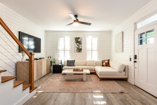 Building Photo - 886 Sedge Ct