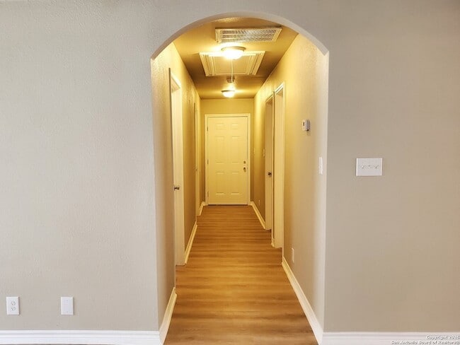 Building Photo - 203 Ardmore St