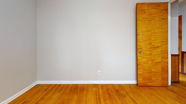 Building Photo - 839-841 E Wilbeth Rd