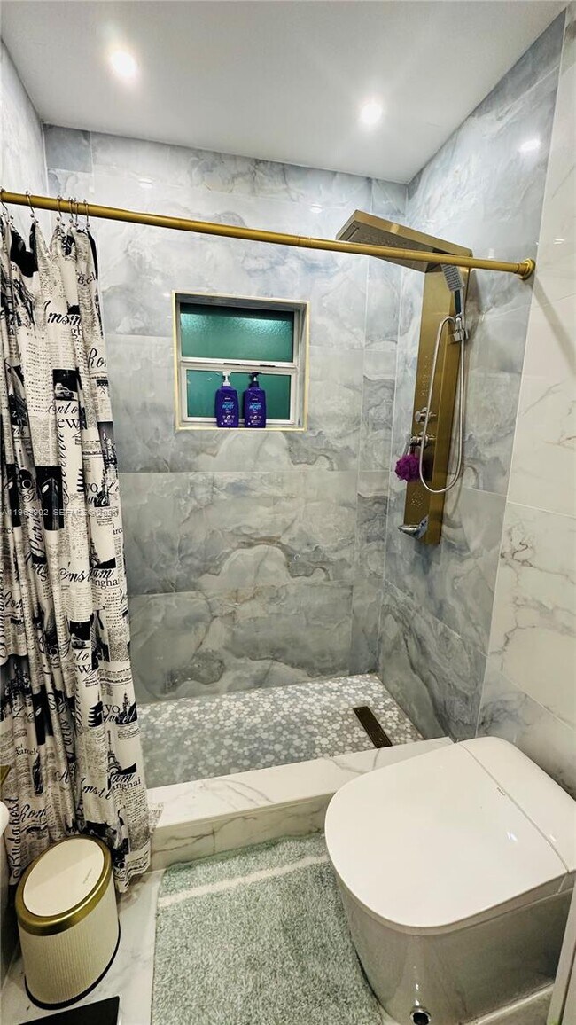 Building Photo - 1668 SW 20th St