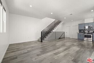 Building Photo - 158 Mariposa Ave