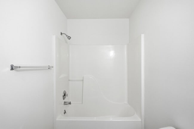 Building Photo - 3509 La Mesa Dr