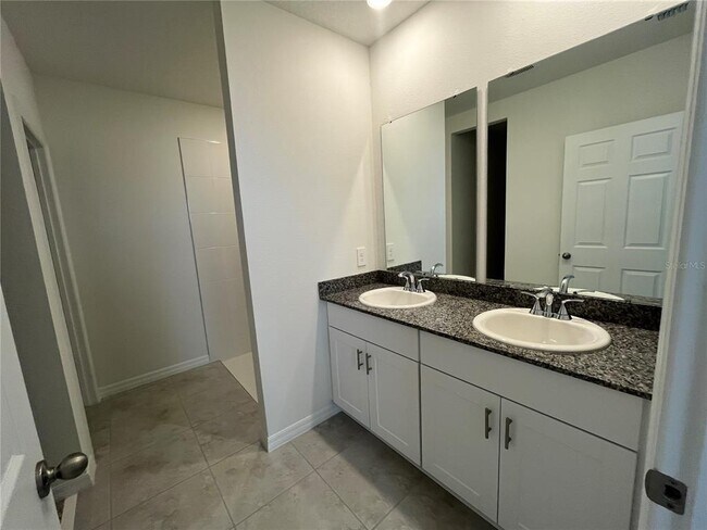 Building Photo - 3889 Giorgio Dr