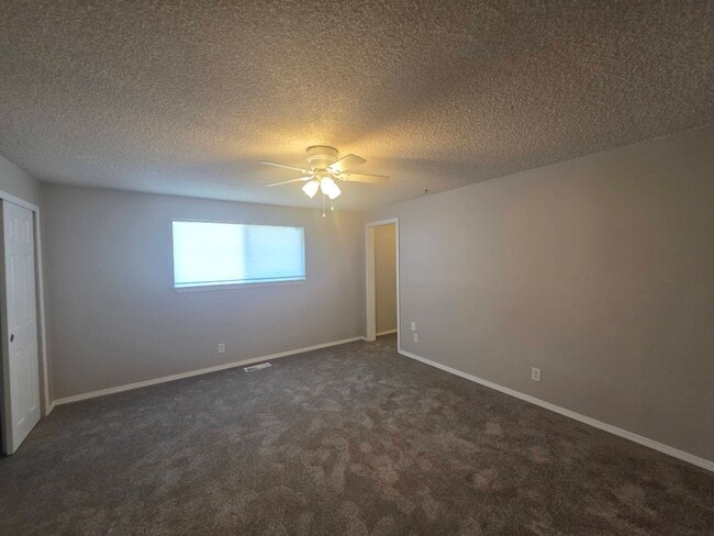Building Photo - 7113 W Arrowhead Ave