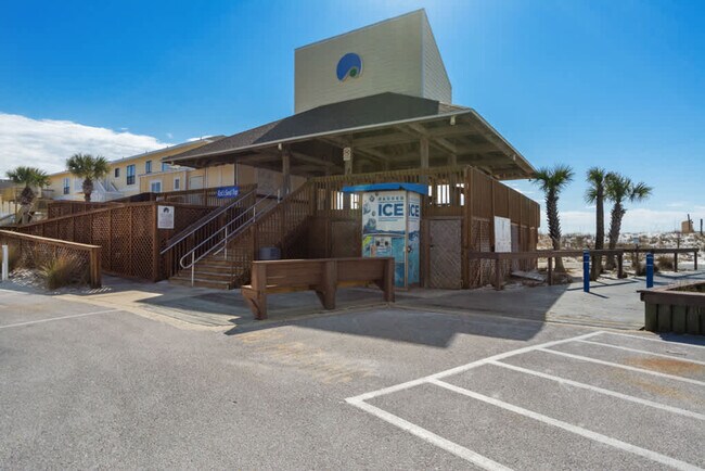Building Photo - 775 Gulf Shore Dr
