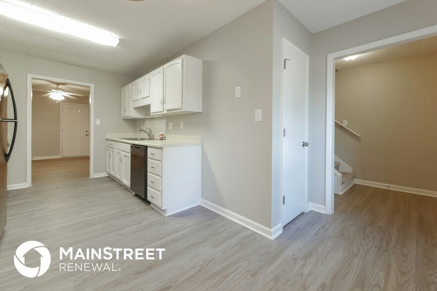 Building Photo - 8071 Creekstone Way