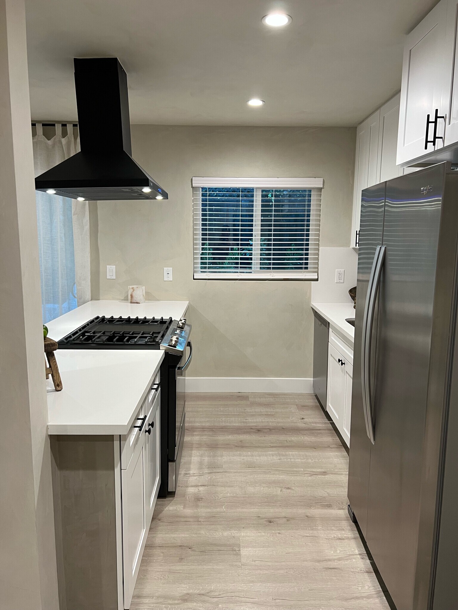 Building Photo - 150 S Wetherly Dr