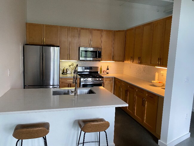 Building Photo - 572 Edgewood Ave SE