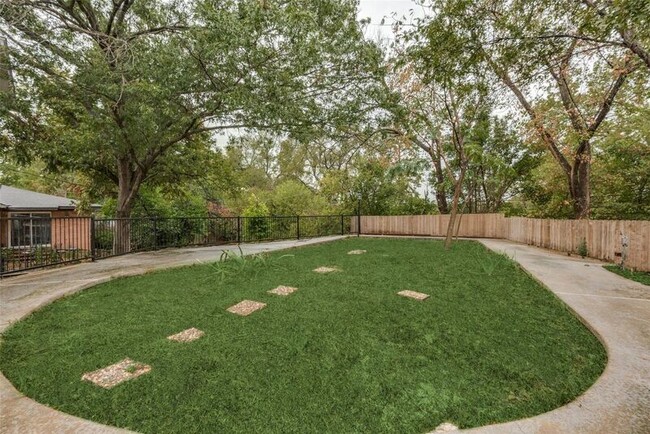 Building Photo - 3503 Loganwood Dr