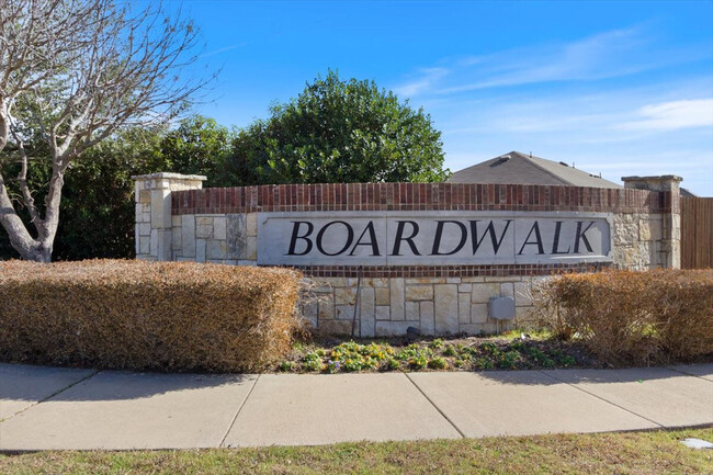 Building Photo - Boardwalk Heights