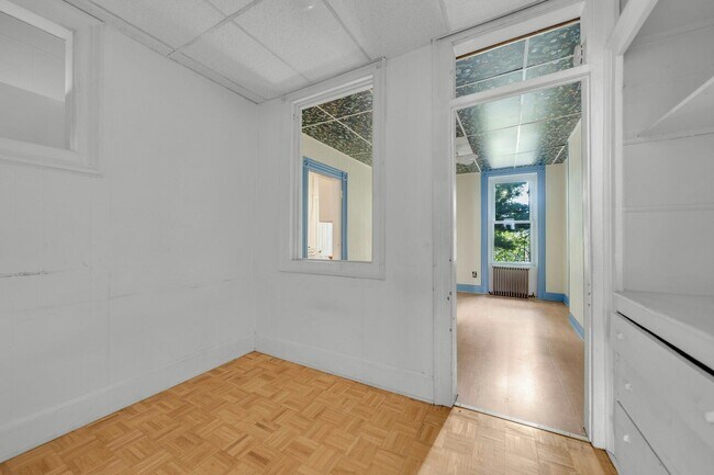 Building Photo - 546 Palisade Ave