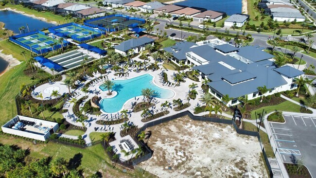 Building Photo - Annual Attached Villa in The Talon Preserve on Palmer Ranch – Minutes from the new Sarasota Memor...