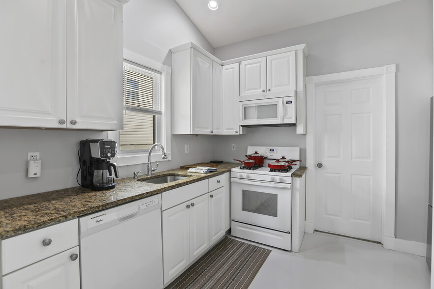 Kitchen - 14 Center St