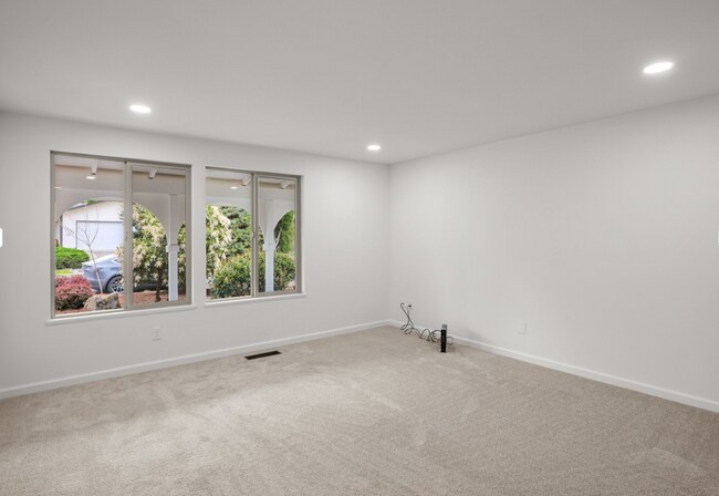 Building Photo - 15590 NW Norwich Cir