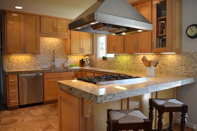 Custom Gourmet kitchen - 725 1/2 W Pine Ave