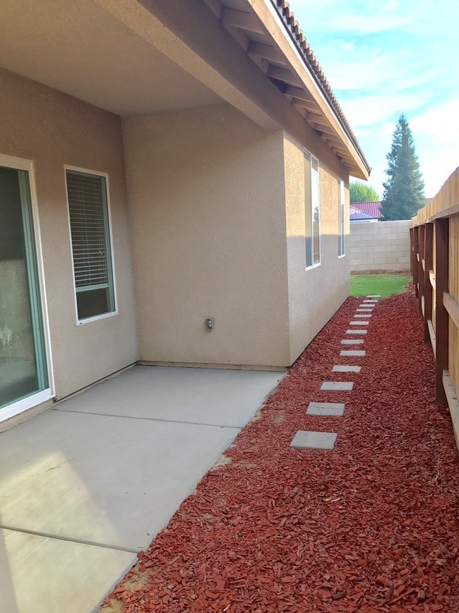 Building Photo - 4719 Ryzona Dr