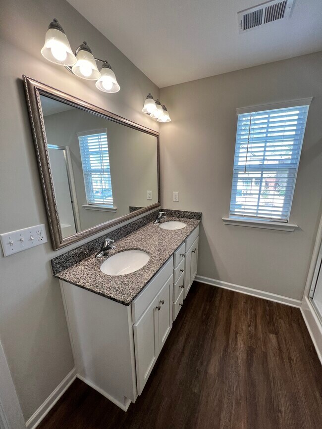 Building Photo - 117 Wheaton Ct