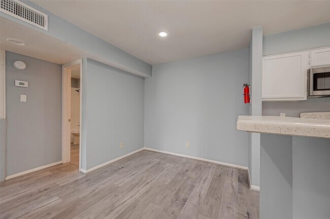 Building Photo - 14600 Fonmeadow Dr
