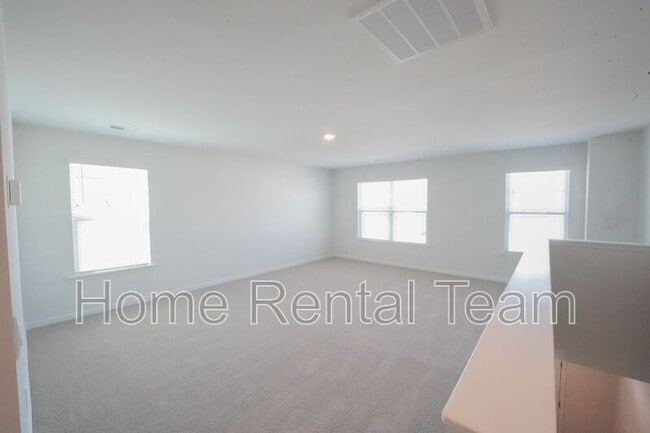 Building Photo - 108 Windrush Pnes
