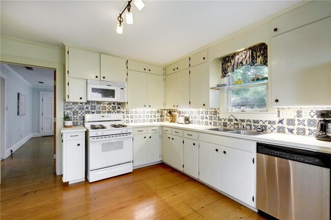 Building Photo - 101 Short St