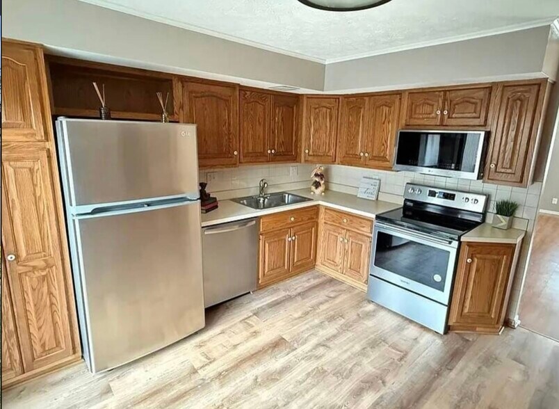 Building Photo - 7360 Trailside Dr