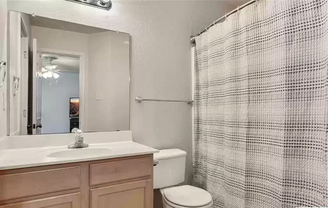 Bedroom 3 bath - 876 Sagewood Trl