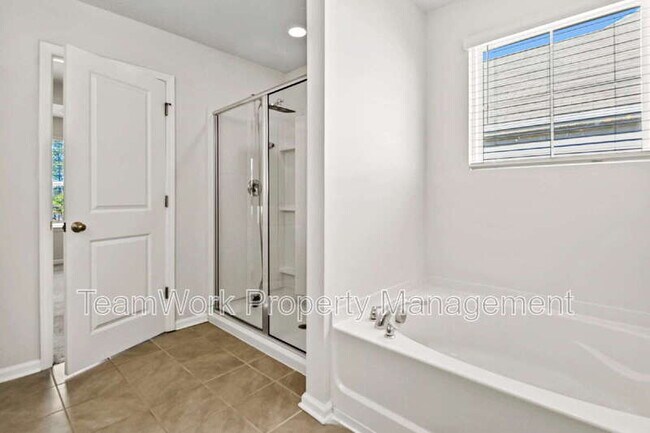 Building Photo - 454 Zenith Blvd