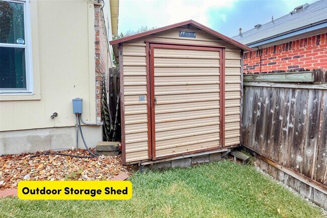 Building Photo - 1515 Thibodeaux Dr