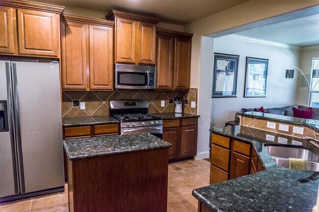 Building Photo - 2621 Eagle Dr