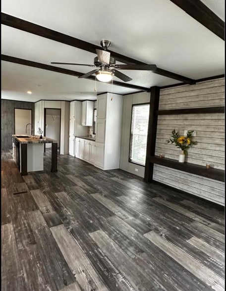 Building Photo - 5705 Hicks Ln