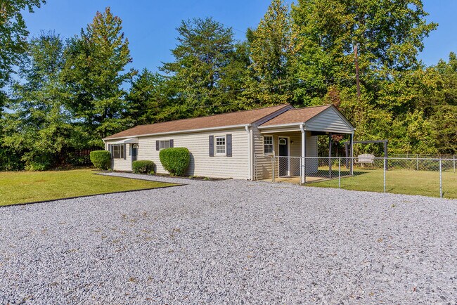 Building Photo - 566 Owl Nest Rd