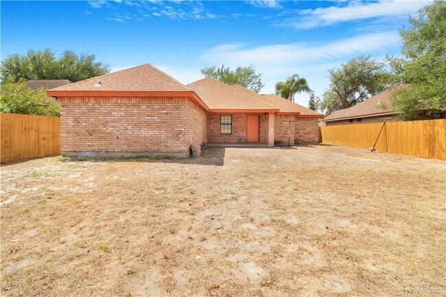 Building Photo - 28 N Champagne