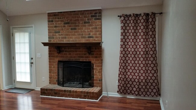 Building Photo - 1200 Black Walnut Ct