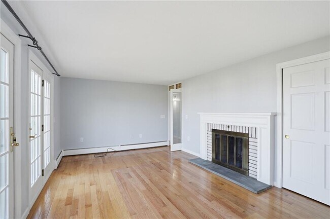 Building Photo - 22 Roger Williams Ct