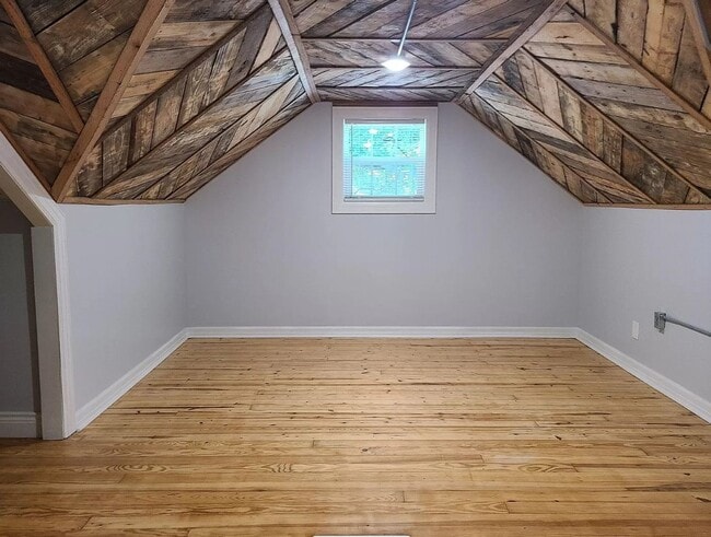 Building Photo - LEASING