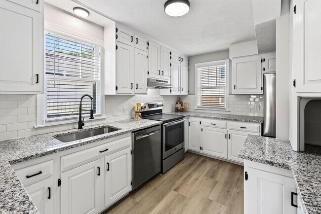 Building Photo - 4417 Poppleton Ave