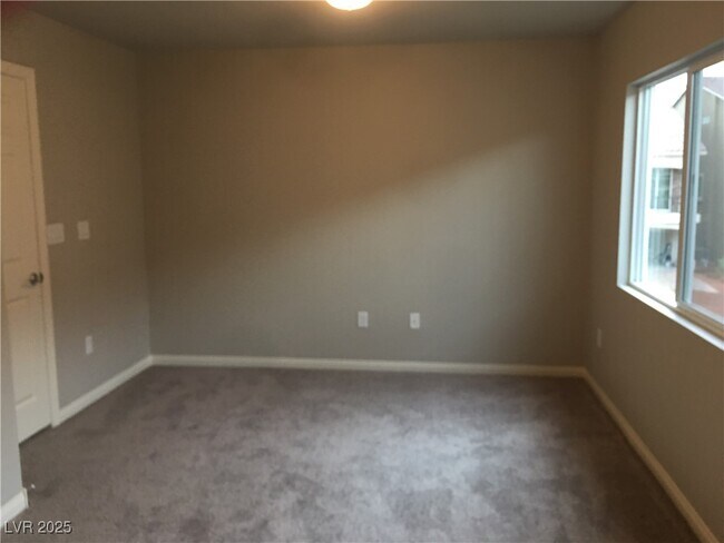 Building Photo - 9857 Mercer Ests Ct