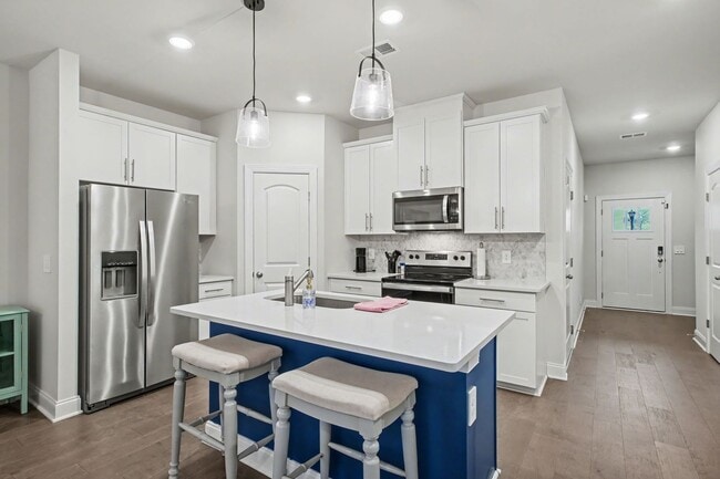 Building Photo - FOR LEASE- 3 BED 2.5 BATH TOWNHOME IN LEBANON TN!