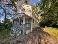 Building Photo - 3919 E 99th St