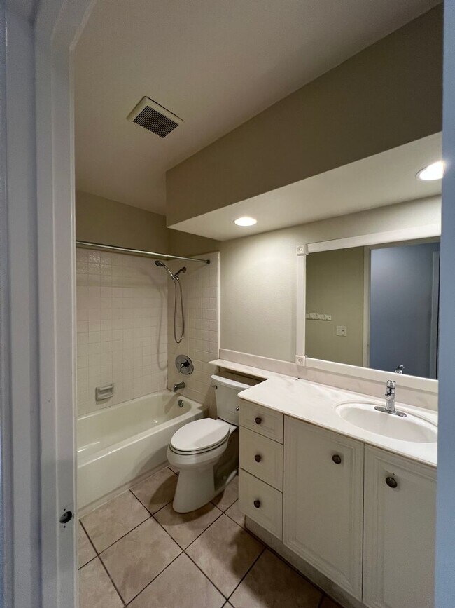 Building Photo - Beautiful Single Story 4b 2b Family Home