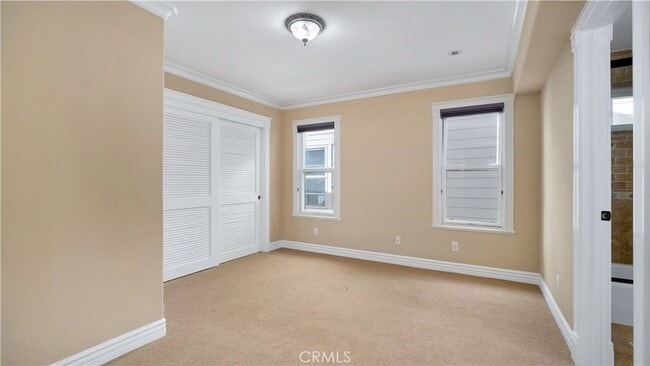 Building Photo - 431 Iris Ave