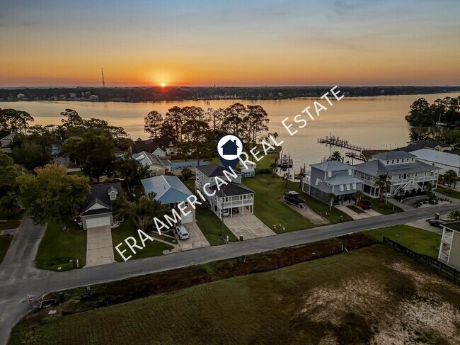 Building Photo - 1725 Union Ave