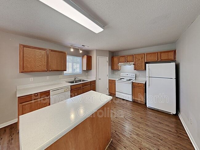 Building Photo - 801 Stockport Way