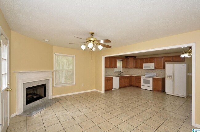 Building Photo - 1721 Maralyn Dr