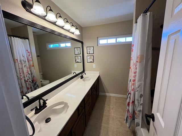 Building Photo - 311 Cordova Dr