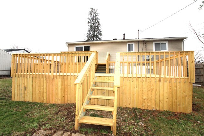 Building Photo - 5071 Albany Dr