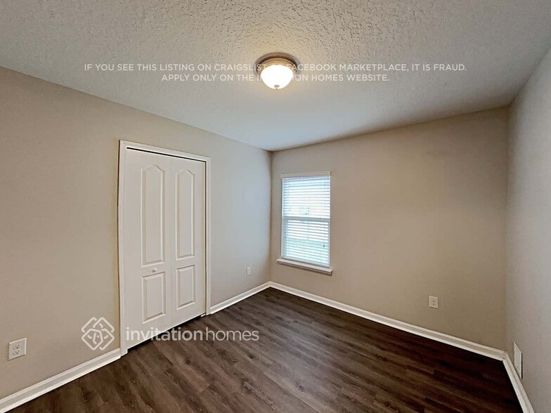 Building Photo - 306 Colorado Springs Way