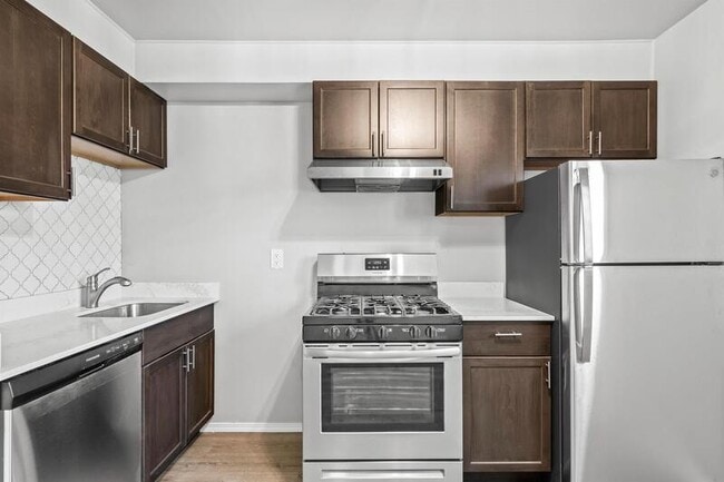 Building Photo - 612 S 18th St