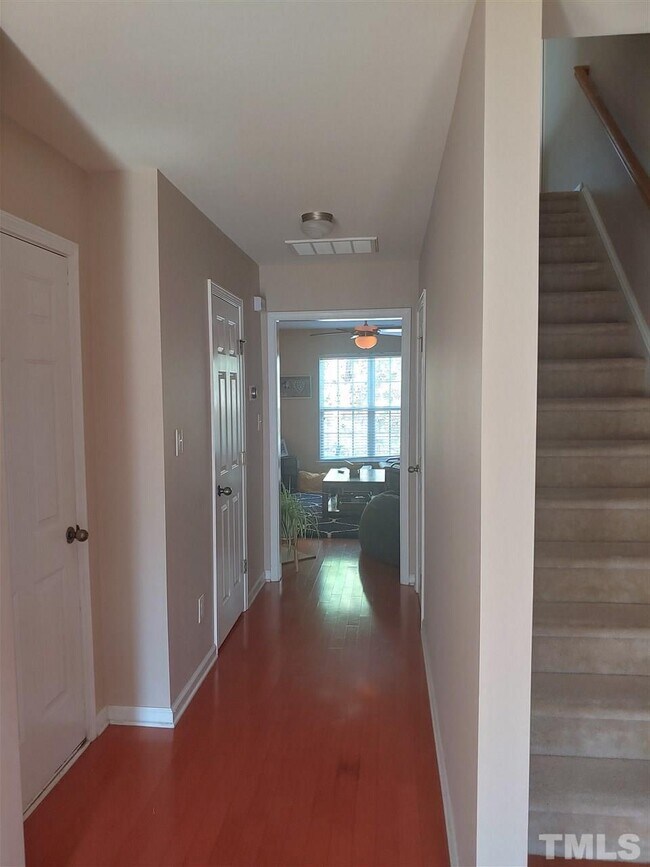 Building Photo - 10122 Blackwell Dr